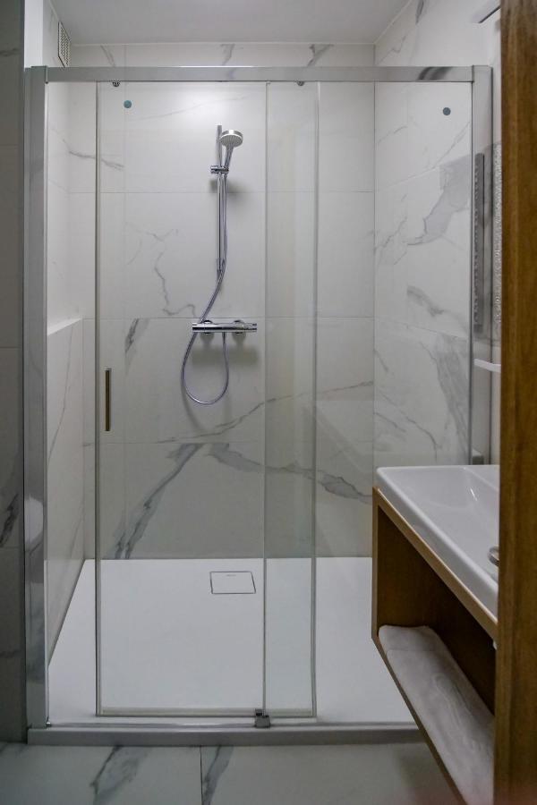 Hotel Duet Хелм Экстерьер фото
