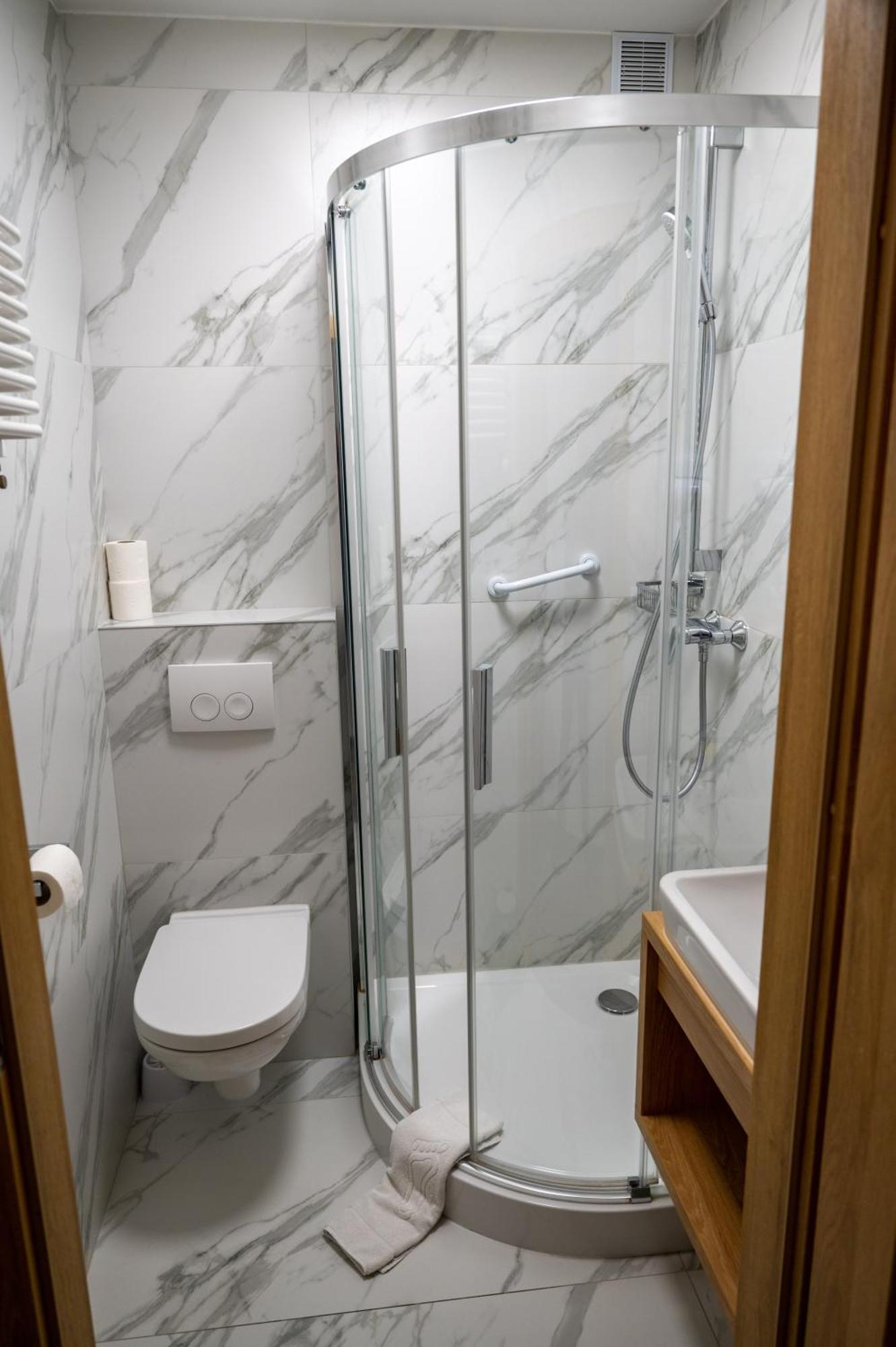 Hotel Duet Хелм Экстерьер фото