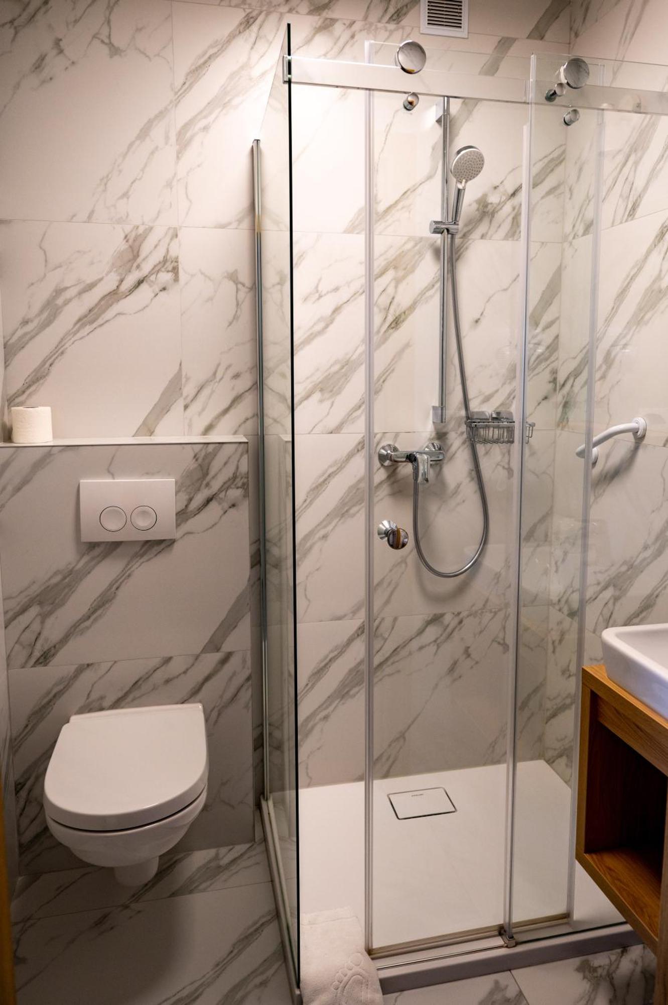Hotel Duet Хелм Экстерьер фото