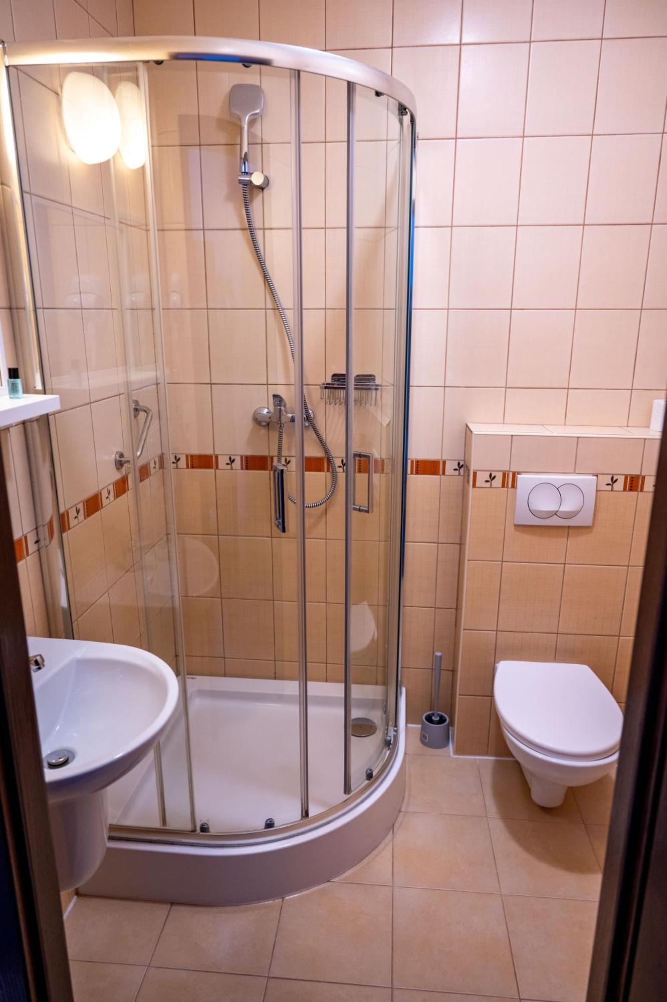 Hotel Duet Хелм Экстерьер фото