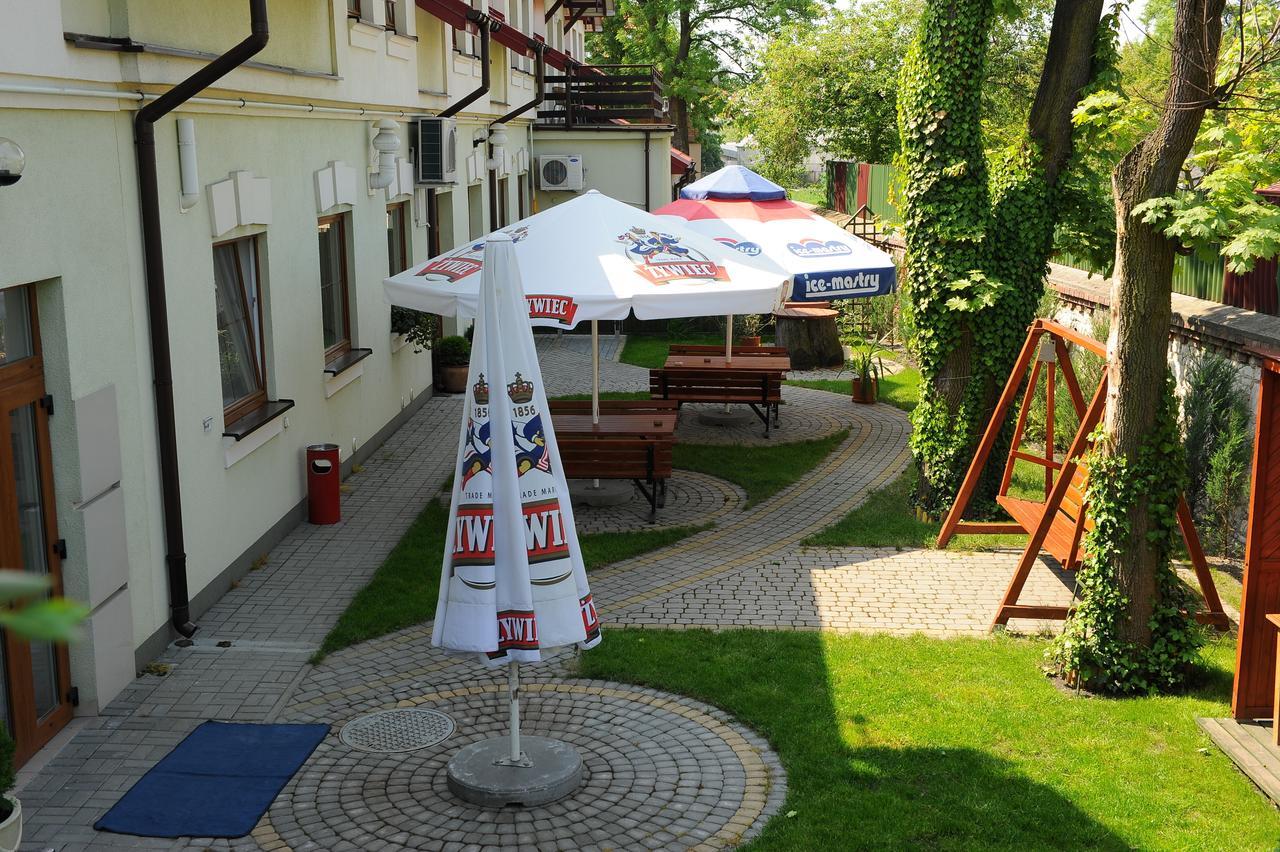 Hotel Duet Хелм Экстерьер фото